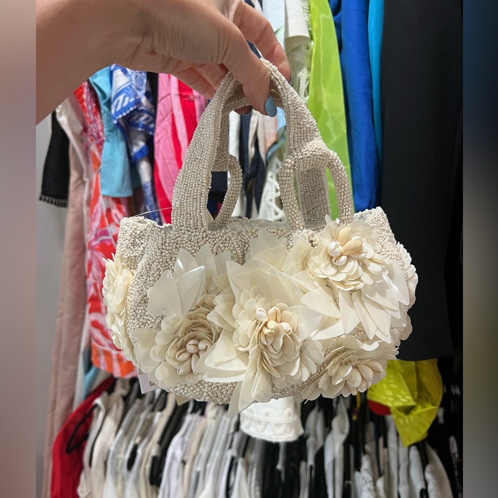 Elegant Cream Floral Beaded Handbag